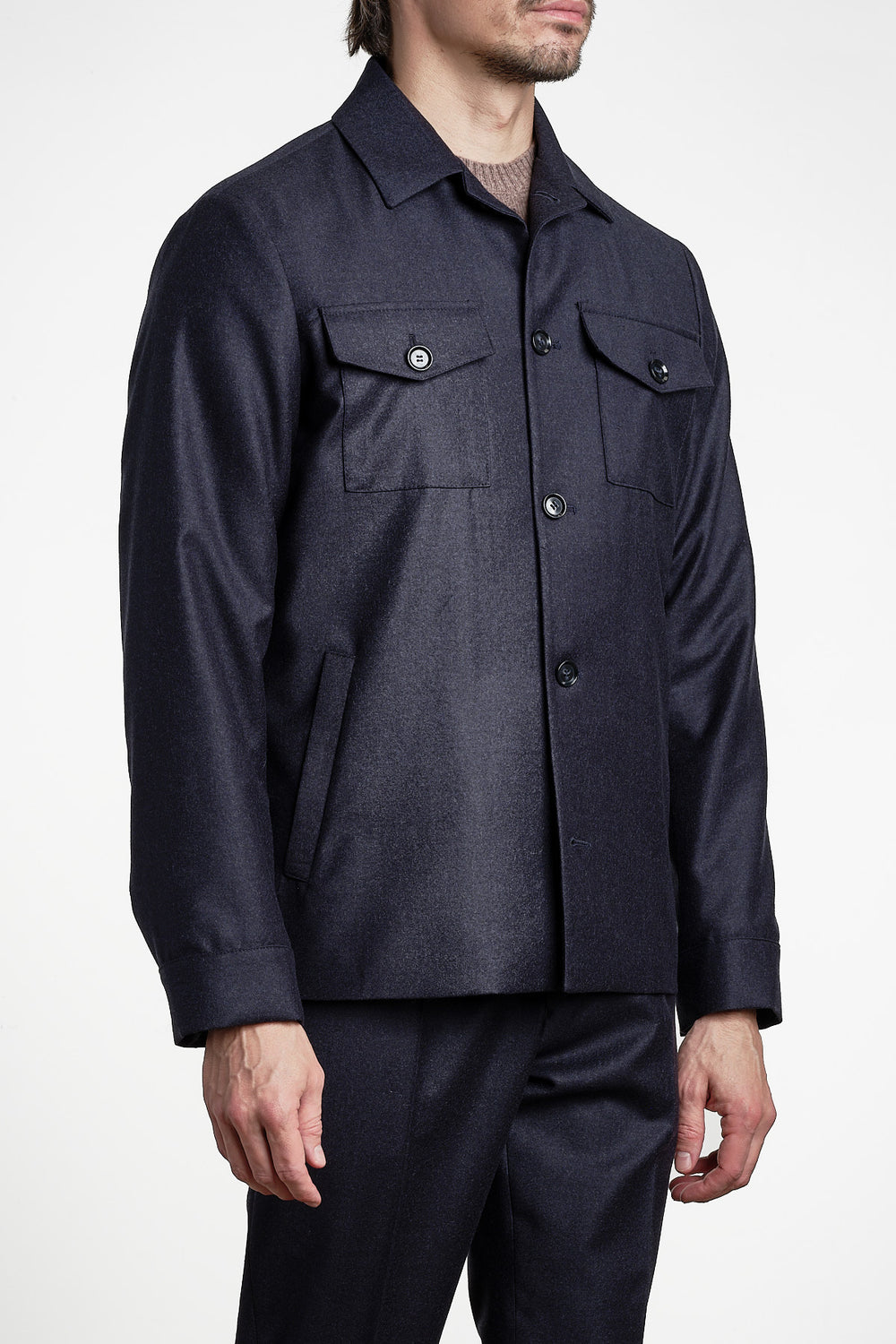 Rio Flannel Overshirt Dark Navy – Studio 73, snett framifrån