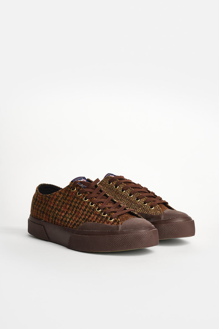 2432 Works Wool Patchwork Brown Toffee – Superga, paret snett framifrån