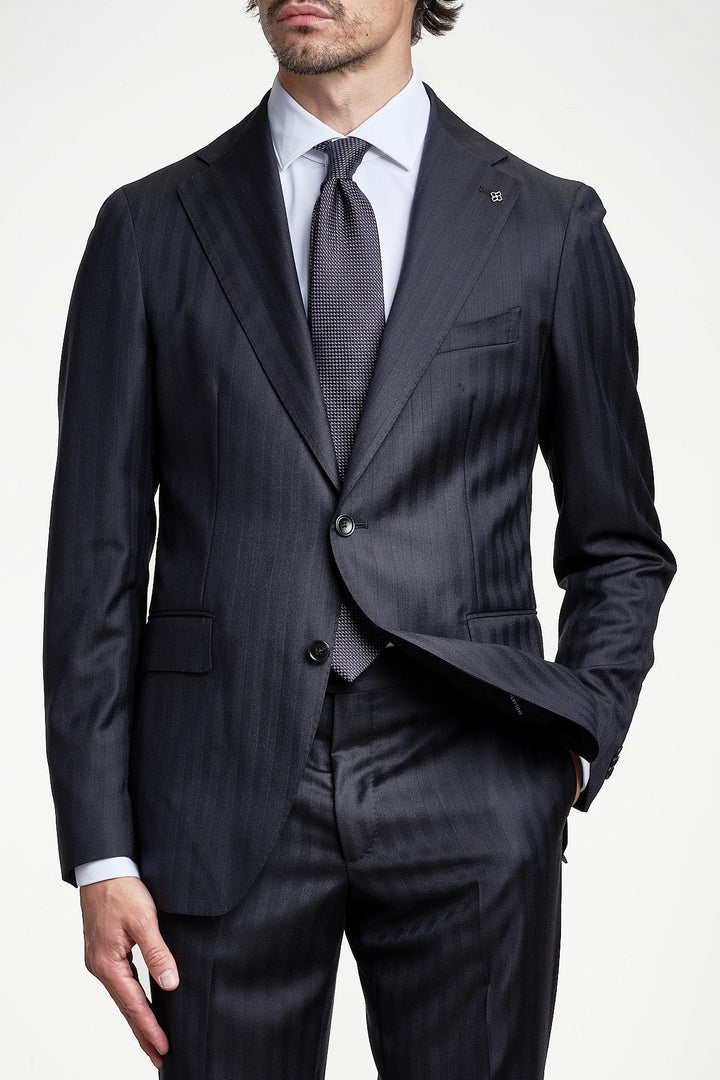 Luxury Shadow Stripe Suit Blue – TAGLIATORE, framifrån