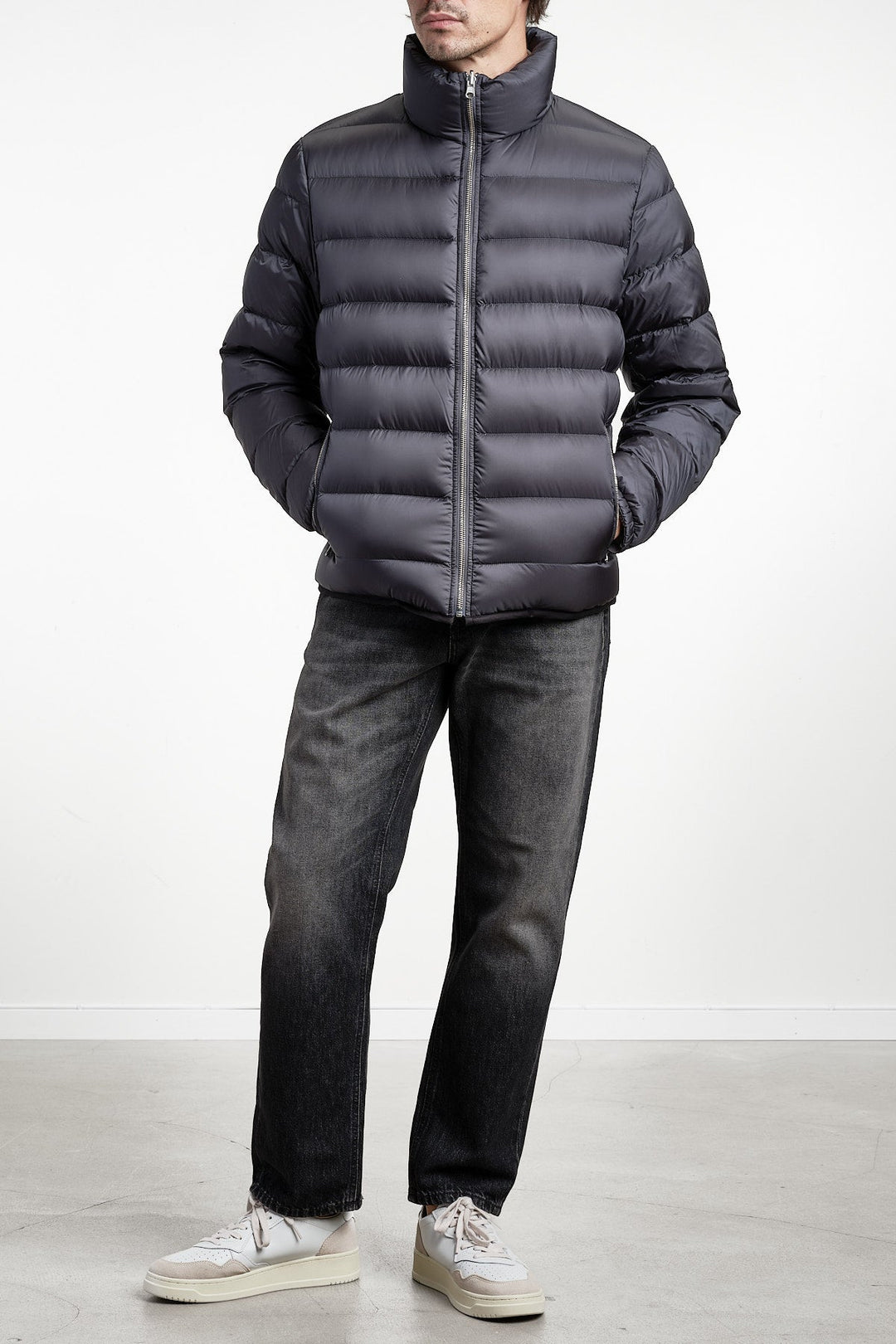 DOWN LINER WITH POCKETS Grey – Ten C, detalj