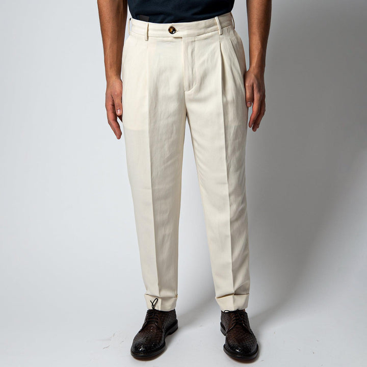 THE REPORTER TWO PLEAT TROUSERS White