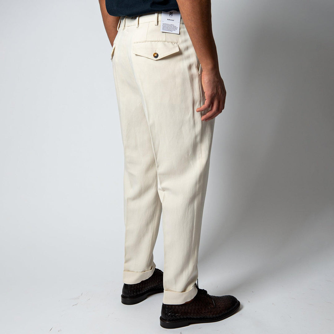 THE REPORTER TWO PLEAT TROUSERS White